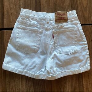 White Cuffed Levi Shorts Size 10 Regular